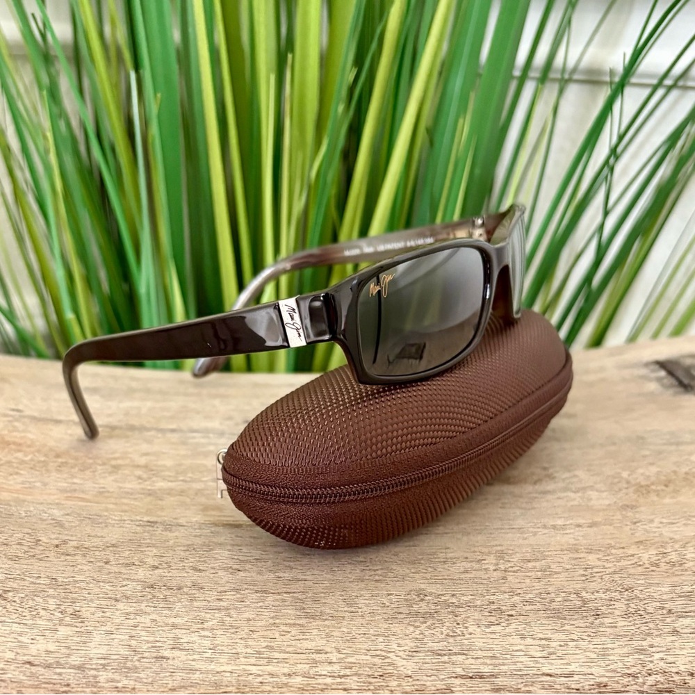 Maui Jim Dark Brown Atoll MJ220 Sunglasses